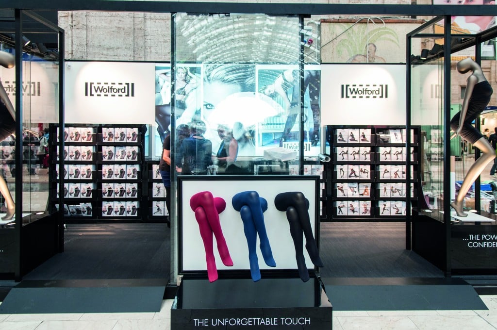 Le Wolford popup shop envoûte la Gare Ferroviaire Centrale de Milan