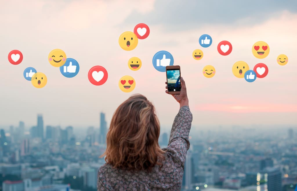 LinkedIn the surprising effect of emojis on the virality of posts