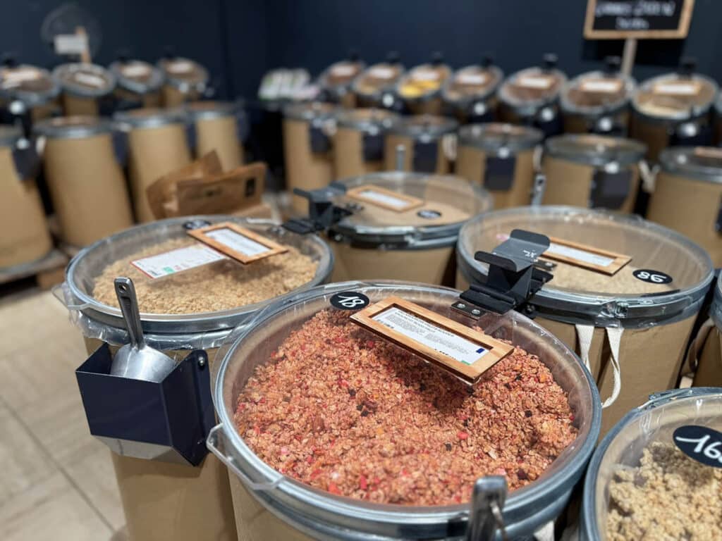 Illustrazione del nostro articolo "Mercato dei prodotti sfusi: analisi e prospettive tra crescita europea e sfide francesi"