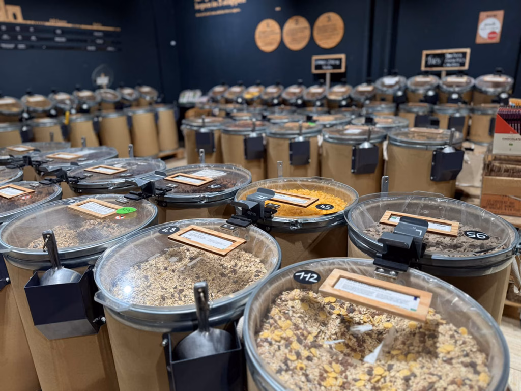 productos a granel en una tienda Farm