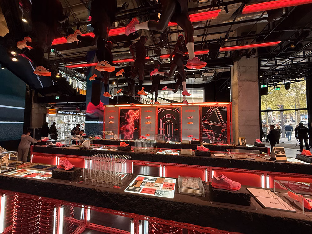 flasship store Nike Champs Elysées, Paris, visit September 2025