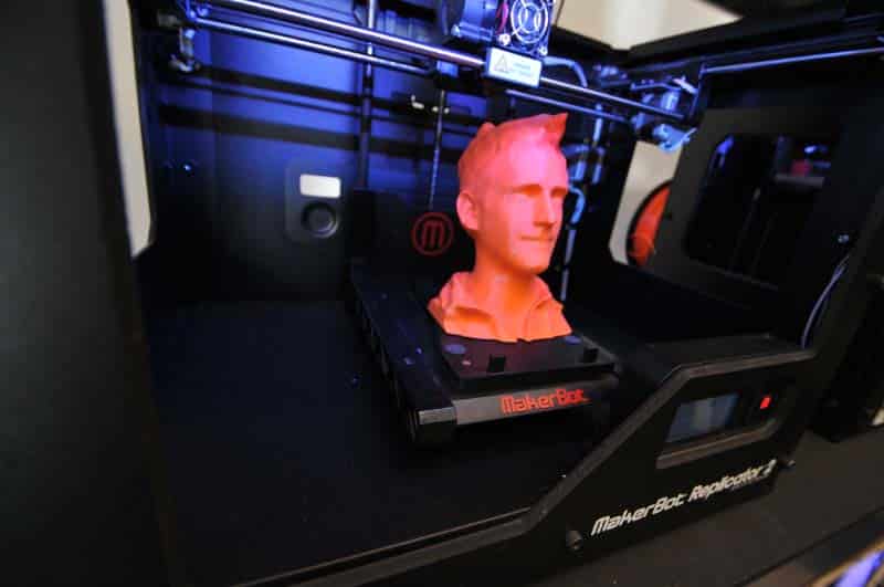 Illustration de notre publication "Le Fabshop : impression 3D dans un magasin éphémère au BHV (Paris)"