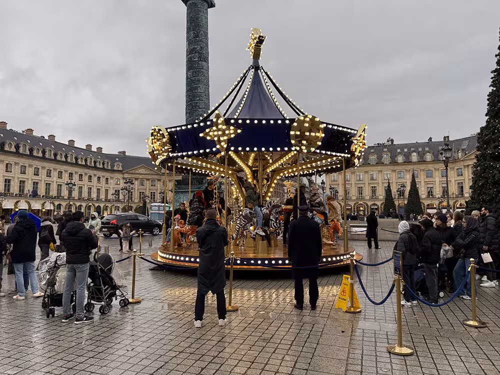 louis vuitton manège place vendôme Noël 2024 Paris