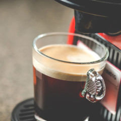 Un empujón: 3 consejos de Nespresso para vender su máquina más cara